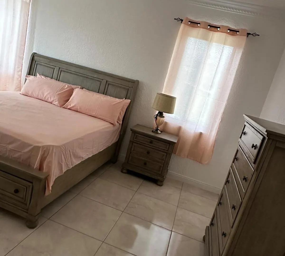 Relaxing And Spacious 金斯敦